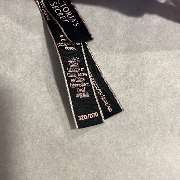 Vintage Style Victoria’s Secret Light Pink Floral See Through Mesh Bra size 32D - Picture 2 of 5